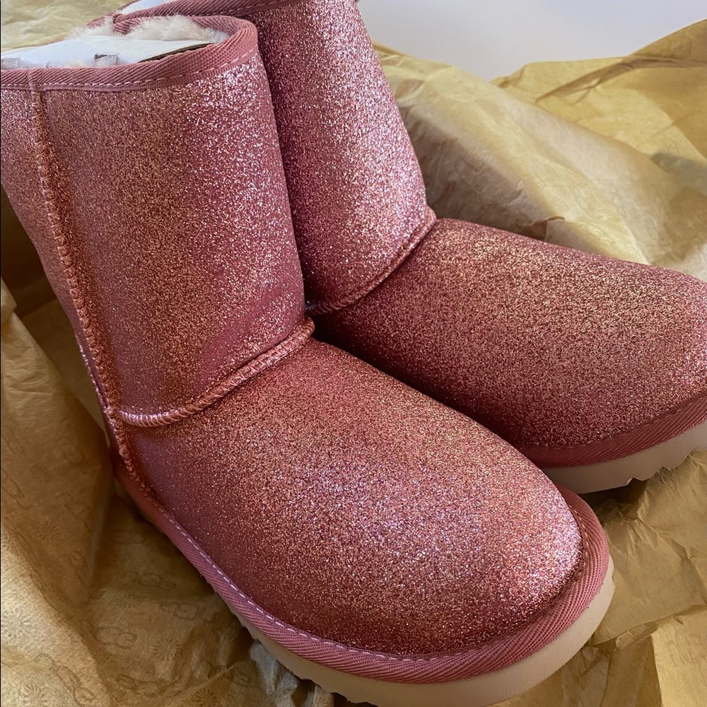 UGG Classic Short II Glitter Snow Boots - Picture 5 of 13